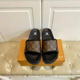 Picture of Louis Vuitton Slippers _SKULVsz38-45Y0141335
